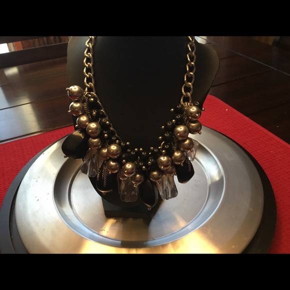 Over the top crown jewel necklace - Picture 2 of 2